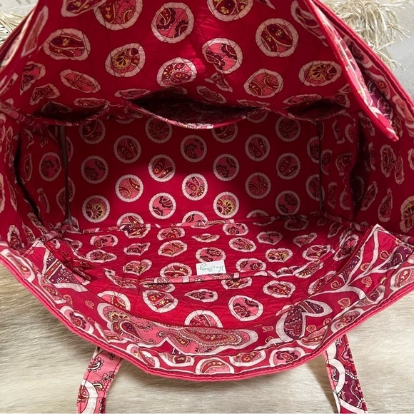 VERA BRADLEY Rosy Posie Large Get Carried Away Tote Pockets Red White Floral - Picture 11 of 13